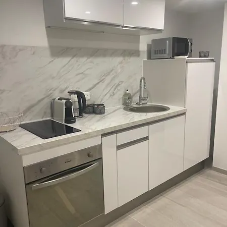 Grand Neuf A 50 M Du Port Appartement