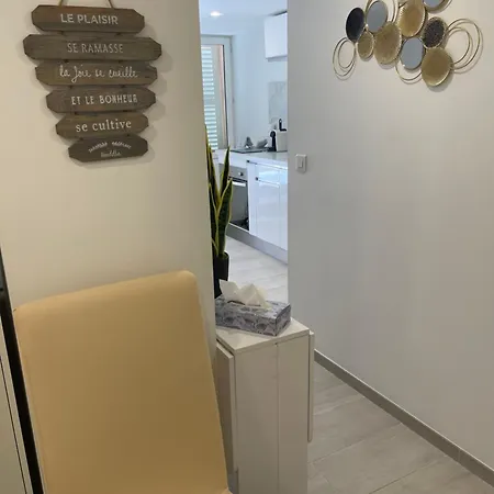 Appartement Grand Neuf A 50 M Du Port