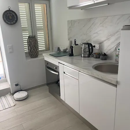 Grand Neuf A 50 M Du Port Saint Tropez