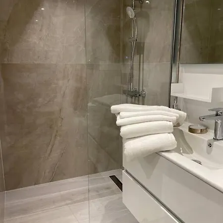 Grand Neuf A 50 M Du Port Апартаменти Сен-Тропе