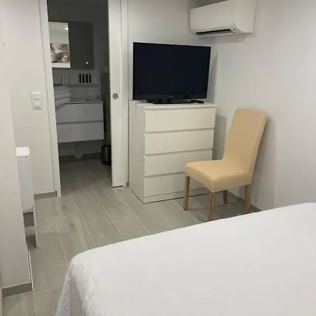 Grand Neuf A 50 M Du Port