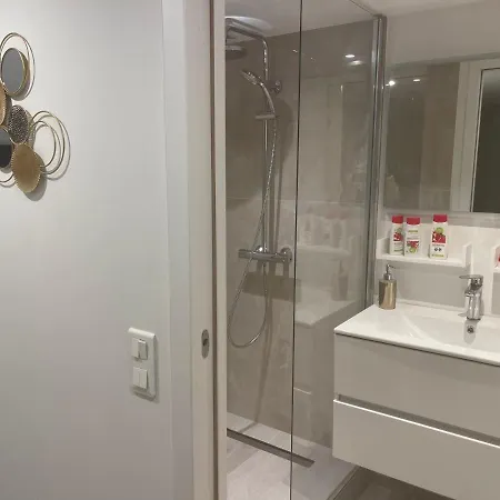 Apartment Grand A 50 M Du Port Lovely Charrons 1 Saint-Tropez