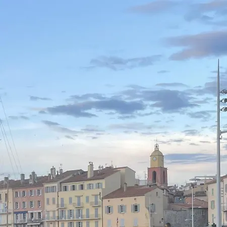 Grand Neuf A 50 M Du Port *