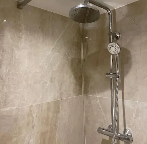 Grand Neuf A 50 M Du Port *