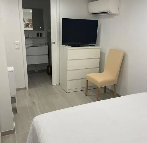 Grand Neuf A 50 M Du Port