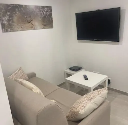 Grand Neuf A 50 M Du Port