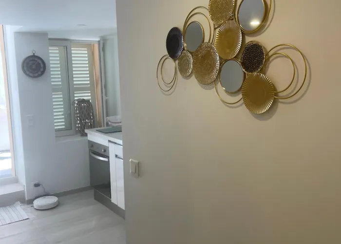 Grand Neuf A 50 M Du Port * Σαιν-Τροπέ